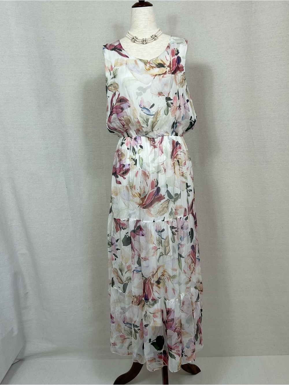 LARA  G. Silk Blend White Maxi Dress with Pink Floral Print  Size XL